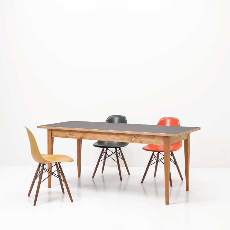 Biedermeiertisch mit Linoleum-Oberfläche in diversen Farben, Bogen33 & Partner, Werkentwurf , Tisch, Wohnmöbel