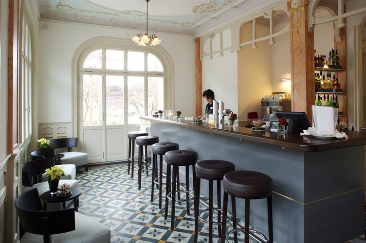 omega 11–853 Barhocker von horgenglarus, horgenglarus, Werkentwurf , Hocker, Wohnmöbel