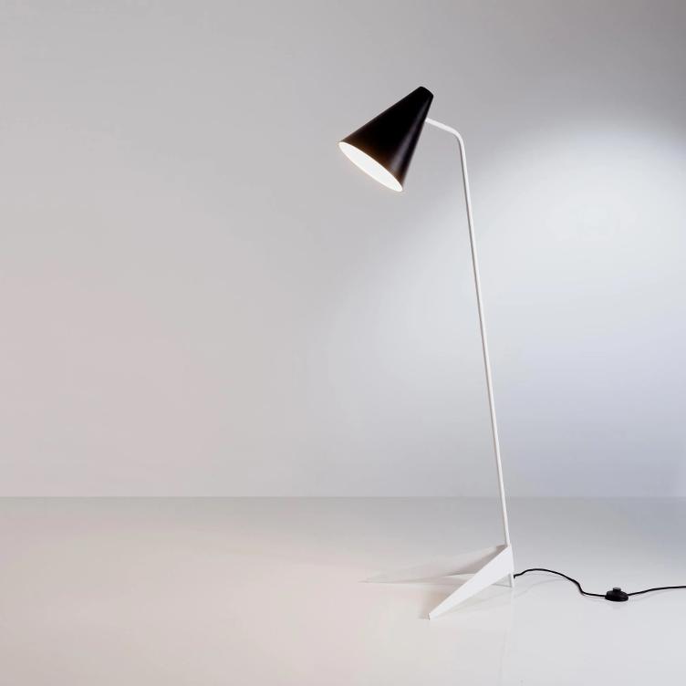 Altherr Stehlampe | Schwarz, Rot, Grün, Metall, altherrundaltherr, Werkentwurf , Stehleuchten, Leuchten