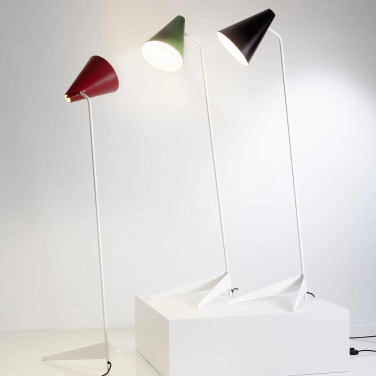 Altherr Stehlampe | Schwarz, Rot, Grün, Metall, altherrundaltherr, Werkentwurf , Stehleuchten, Leuchten