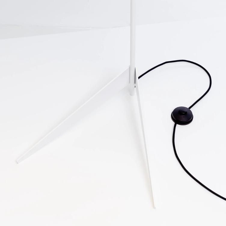 Altherr Stehlampe | Schwarz, Rot, Grün, Metall, altherrundaltherr, Werkentwurf , Stehleuchten, Leuchten