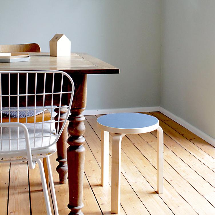 Artek Alvar Aalto Stool 60, Artek, Alvar Aalto, Hocker, Wohnmöbel