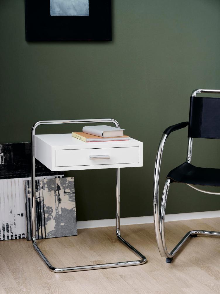 B 117 Beistelltisch mit Schublade von Thonet, Thonet, Werkentwurf , Beistelltisch + Couchtisch, Wohnmöbel