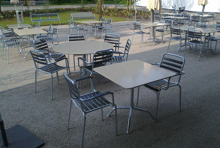 Bättig Stuhl 10a von Manufakt | Lättli Gartenstuhl mit Armlehnen, Manufakt, Werkentwurf , Stuhl, Gartenmöbel