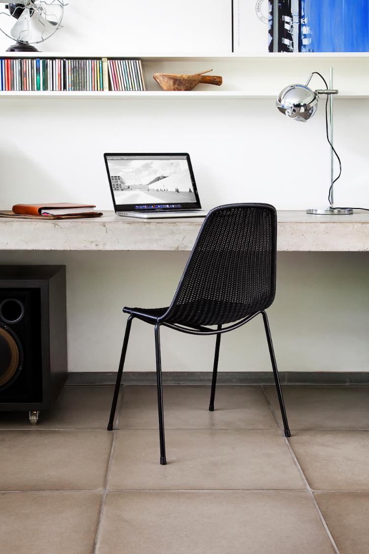 Basket Chair Gian Franco Legler | Indoor Rattanstuhl mit schwarzem Gestell, Feelgood Designs, Gian Franco Legler, Stuhl, Wohnmöbel