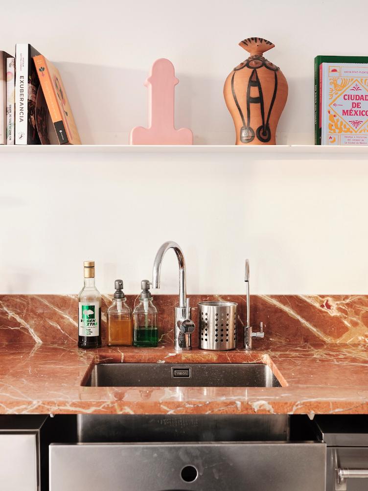 BD Barcelona Shiva Vase von Ettore Sottsass, BD Barcelona, Ettore Sottsass, Vase + Keramik, Wohnmöbel