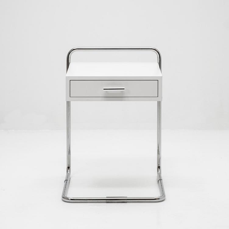 Beistelltisch B 117 mit Schublade von Thonet | Ausstellungsmodell, Thonet, Werkentwurf , Beistelltisch + Couchtisch, Wohnmöbel