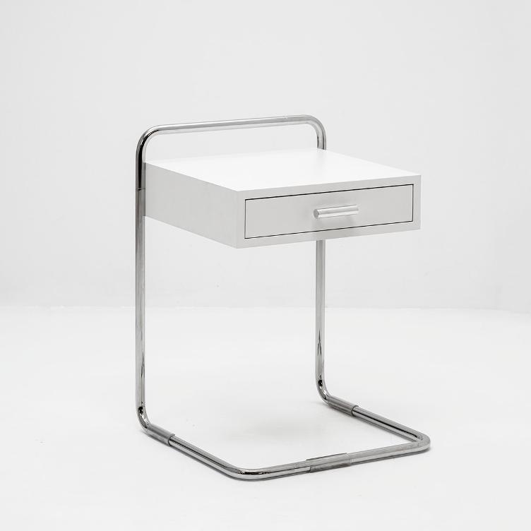 Beistelltisch B 117 mit Schublade von Thonet | Ausstellungsmodell, Thonet, Werkentwurf , Beistelltisch + Couchtisch, Wohnmöbel