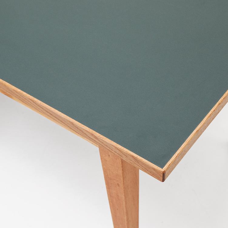 Biedermeiertisch mit Linoleum-Oberfläche in diversen Farben, Bogen33 & Partner, Werkentwurf , Tisch, Wohnmöbel