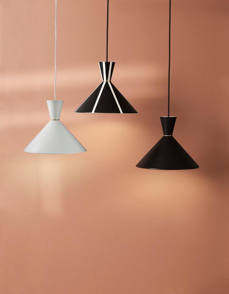 Bloom Pendant Hängeleuchte von Svend Aage Holm-Sørensen | Ausstellungsstück weiss, Warm Nordic, Svend Aage Holm-Sørensen, Hängeleuchten, Leuchten