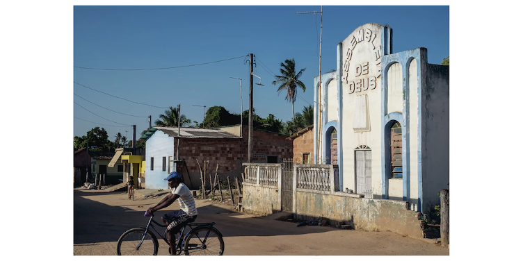 Buch Helvécia - Eine Schweizer Kolonialgeschichte in Brasilien, Buch, Wohnmöbel
