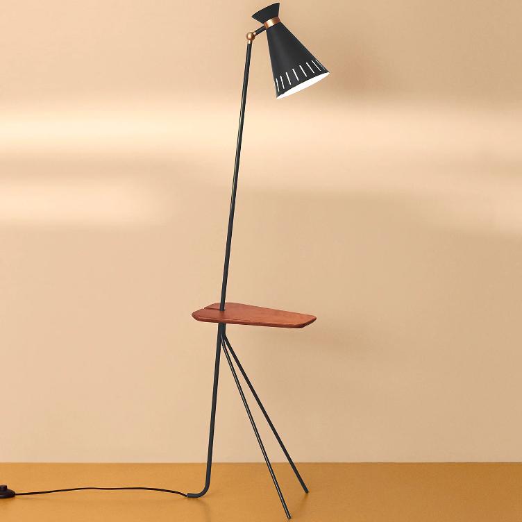 Cone Floor Lamp with Table von Svend Aage Holm-Sørensen, Warm Nordic, Svend Aage Holm-Sørensen, Stehleuchten, Leuchten