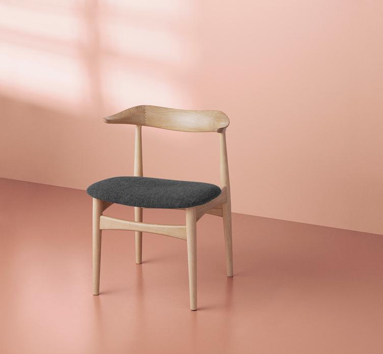 Cow Horn Chair von Knud Færch, Warm Nordic, Knud Færch, Stuhl, Wohnmöbel
