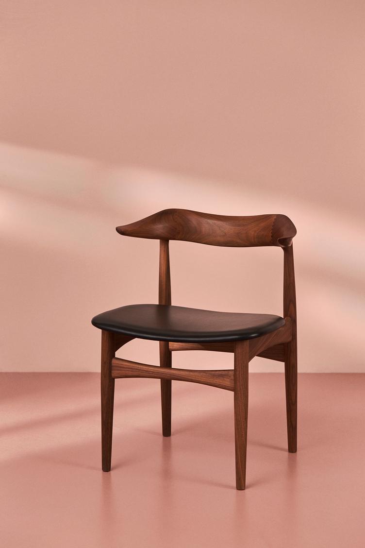 Cow Horn Chair von Knud Færch, Warm Nordic, Knud Færch, Stuhl, Wohnmöbel