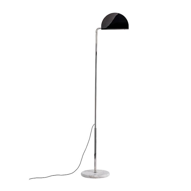 Lampada da terra Mezzaluna di DCW éditions, disegnata da Bruno Gecchelin.