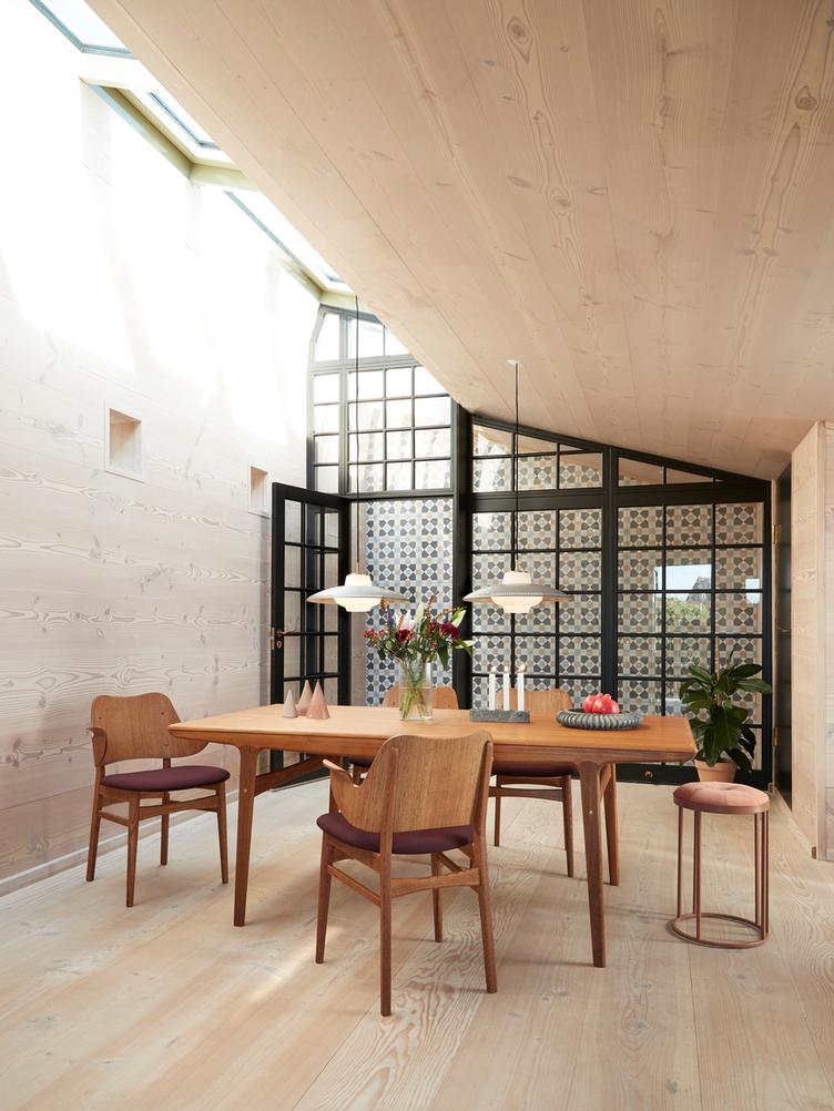 Evermore Dining Table von Arne Hovmand-Olsen | Ausziehbarer Esstisch 160 cm, Warm Nordic, Arne Hovmand-Olsen, Tisch, Wohnmöbel