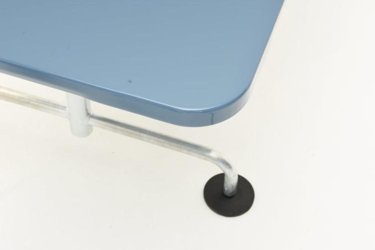 Klassischer Gartentisch von Atelier Alinea | quadratisch 75 x 75 cm und 90 x 90 cm, Atelier Alinea, Werkentwurf , Tisch, Gartenmöbel