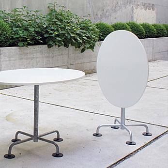Klassischer Gartentisch von Atelier Alinea | rund Ø 70 - 120 cm, Atelier Alinea, Werkentwurf , Tisch, Gartenmöbel