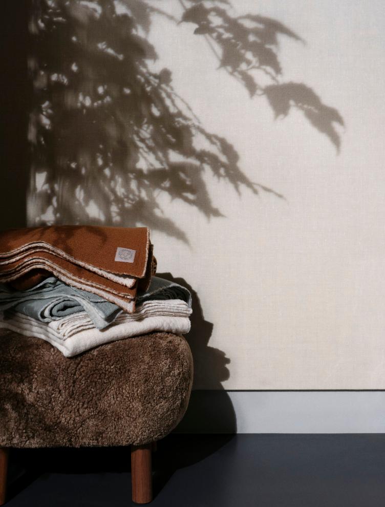 Little Petra VB1 Sessel und Pouf ATD1 von Viggo Boesen, &Tradition, Viggo Boesen, Sessel, Wohnmöbel, Hocker, Wohnmöbel