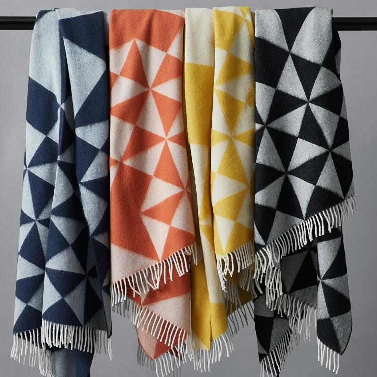 Mirror Throw Wolldecke von Verner Panton für Verpan, Verpan, Verner Panton, Diverses, Wohnmöbel