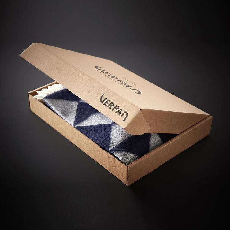 Mirror Throw Wolldecke von Verner Panton für Verpan, Verpan, Verner Panton, Diverses, Wohnmöbel