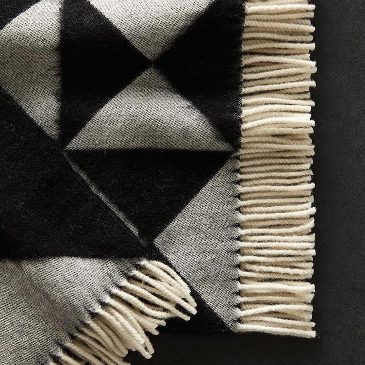 Mirror Throw Wolldecke von Verner Panton für Verpan, Verpan, Verner Panton, Diverses, Wohnmöbel