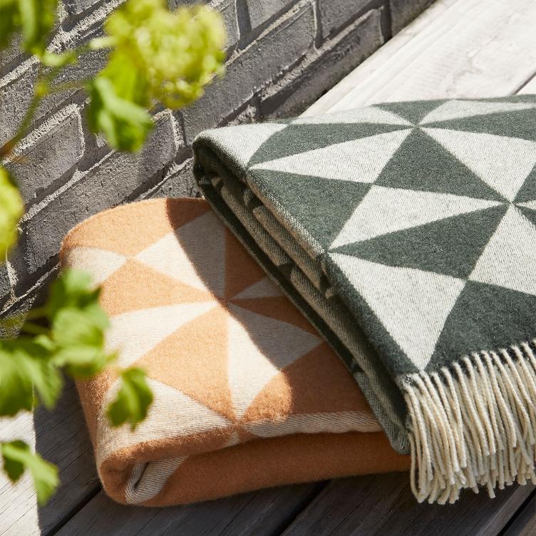 Mirror Throw Wolldecke von Verner Panton für Verpan, Verpan, Verner Panton, Diverses, Wohnmöbel