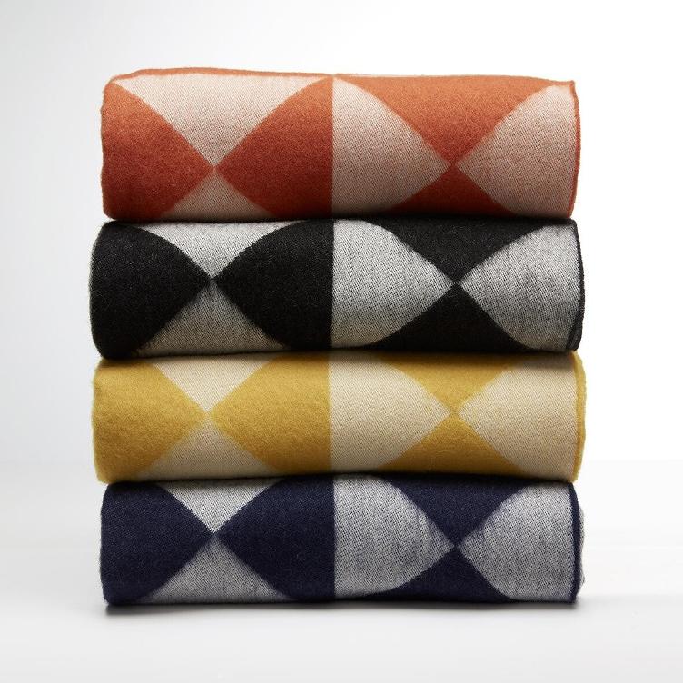 Mirror Throw Wolldecke von Verner Panton für Verpan, Verpan, Verner Panton, Diverses, Wohnmöbel