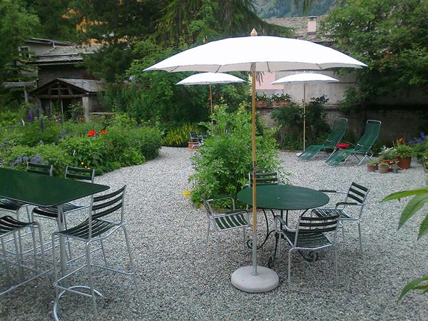 Bättig Stuhl Modell 7a von Manufakt | Lättli Gartenstuhl mit Armlehnen, Manufakt, Werkentwurf , Stuhl, Gartenmöbel