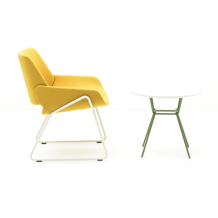 Monk Easy Chair von Prostoria | Sessel mit Metallfüssen, Prostoria, Sessel, Wohnmöbel