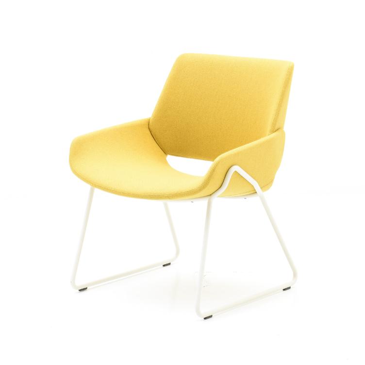 Monk Easy Chair von Prostoria | Sessel mit Metallfüssen, Prostoria, Sessel, Wohnmöbel