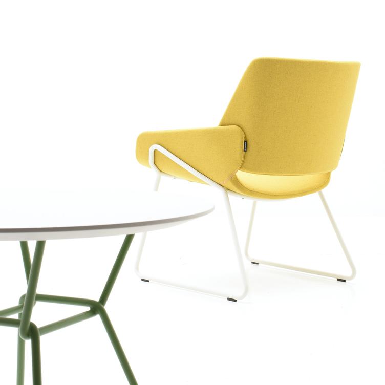 Monk Easy Chair von Prostoria | Sessel mit Metallfüssen, Prostoria, Sessel, Wohnmöbel