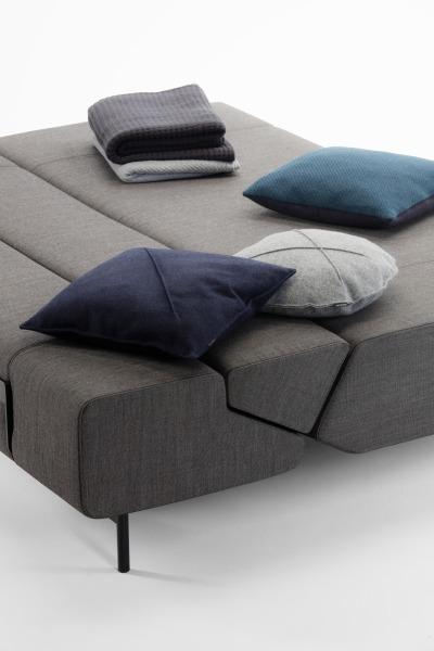 Pil-low Sofa von Prostoria | Schlafsofa, Prostoria, Sofa, Wohnmöbel