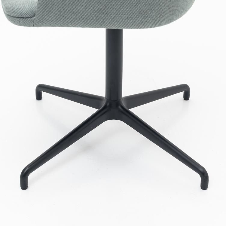 Rely HW47 Drehstuhl von &tradition | Ausstellungsmodell, &Tradition, Hee Welling, Stuhl, Wohnmöbel