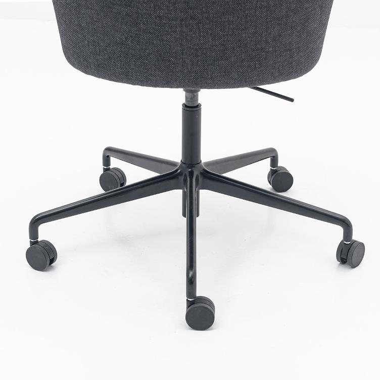 Rely HW55 Drehstuhl von &tradition | Ausstellungsmodell, &Tradition, Hee Welling, Stuhl, Wohnmöbel