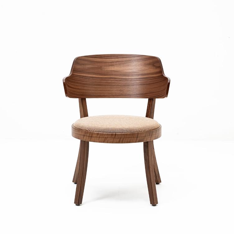 seley 1-423 Sessel von horgenglarus | farbig, horgenglarus, Frédéric Dedelley, Sessel, Wohnmöbel