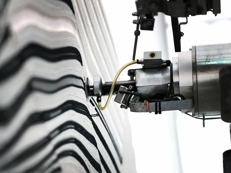 Stripes Round und Square Teppich von Trix & Robert Haussmann, Ruckstuhl, Trix & Robert Haussmann, Teppich, Wohnmöbel