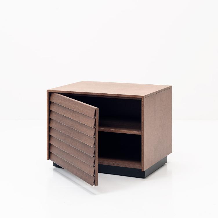 Sussex SSX142 Nachttisch von Punt, Punt, Beistelltisch + Couchtisch, Wohnmöbel, Sideboard + Kommode, Wohnmöbel