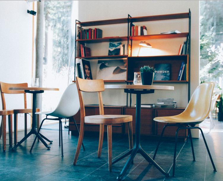 savoy t-1014 Tisch von horgenglarus | rund oder eckig, horgenglarus, Hannes Wettstein, Tisch, Wohnmöbel