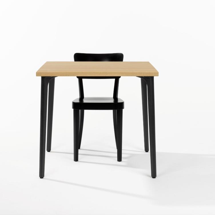 horgenglarus podia t-1804 table | square 80x80cm / 90x90cm