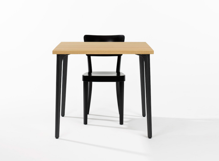 podia t-1804 Tisch von horgenglarus | quadratisch 80x80cm / 90x90cm, horgenglarus, Moritz Schlatter, Tisch, Wohnmöbel