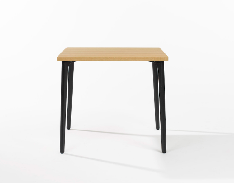 podia t-1804 Tisch von horgenglarus | quadratisch 80x80cm / 90x90cm, horgenglarus, Moritz Schlatter, Tisch, Wohnmöbel